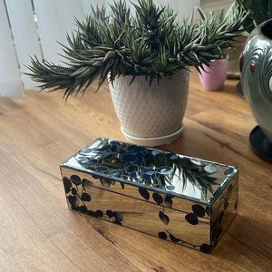 Mirrored decorative storage box with blue leaves, Max Studio